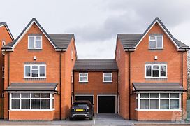 Birmingham Estate - Contractor & Group Accommodation - Secure Parking