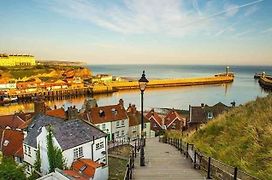 Cottages-Whitby