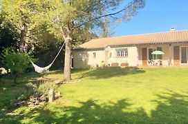 Villa 110m2, 7 pers, Jacuzzi , 3 chambres, terrain clos et arboré 2500m2