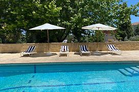 Villa Blanca con piscina a 15 minutos de Toledo