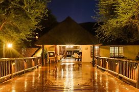 Mongena Private Game Lodge
