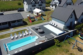 Apartamenty Maja -Pokoje - Domy wakacyjne -Basen Podgrzewany -Jacuzzi