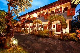 Bali Taman Beach Resort&Spa Lovina