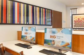 Holiday Inn Express & Suites Chicago O'Hare Airport By Ihg