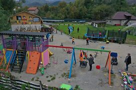 Lumea Copiilor Karina&Adelin Lupeni