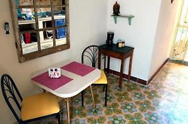 Casa Sol Y Luna By Majikal B&B