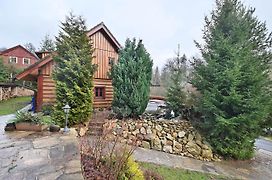 Srub v srdci Krkonoš s vlastním kopcem