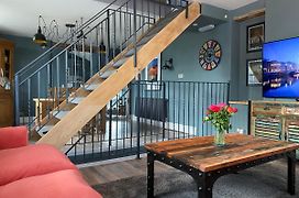 High Street Apartment