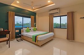 Treebo Tulip Comfort