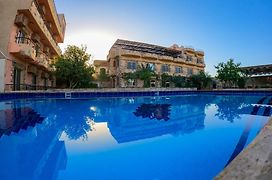 New Memnon Hotel