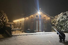 Fairview Farm Holiday Accommodation 14 Luxury Lodges, Cabins, Dog Friendly, Suitable For Couples, Families And Groups, Wedding Guests , Corporate Events, Sleeps 2-65 Guests In Ravenshead, Nottingham Near Sherwood Forest, Set In 88 Acres