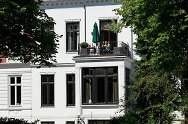 von Deska Townhouses - White House