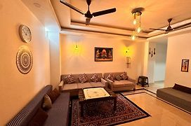 Yoga Retreat At The Ganges In Rishikesh