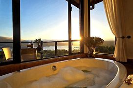 Elephant Hide Of Knysna Guest Lodge