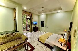 Hotel Florence Inn, Karol Bagh, New Delhi, 2 Min From Metro