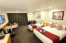 Hilltops Retreat Motor Inn