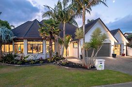 Palm Paradise With Spa