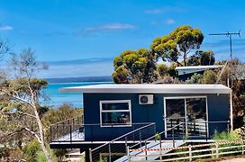 Sunrise On Falie Seaview Eco Accommodation