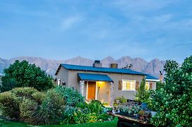 Seven Oaks Vineyard Cottages