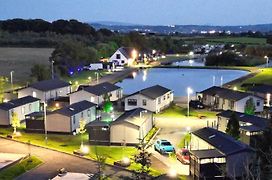 Arranview Lochside Pods & Lodges All With Private Hot-Tubs