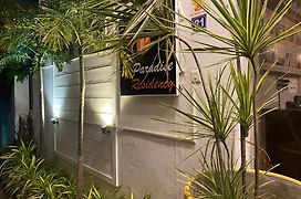 La Paradise Residency - Tie