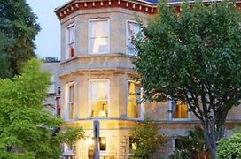 Dorian House Boutique B&B - Free Parking!