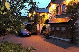 Avlon House Bed And Breakfast