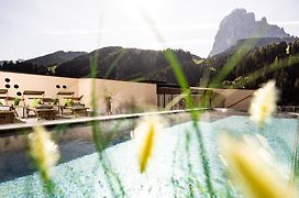 Hotel Touring Dolomites