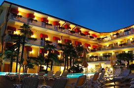 Hotel Capri Bardolino 3S