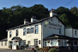 Rusland Pool Hotel
