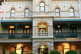 Avonmore On The Park Boutique Hotel