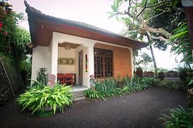 Cepik Villa Sidemen By Agata