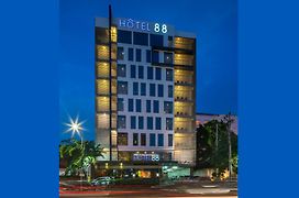 Hotel 88 Embong Malang Tunjungan Surabaya By Wh - Breakfast With The Best View On The Highest Floor And Strategic Location In The City Center