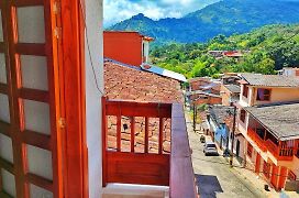 Apartamentos con estacionamiento cerca al parque