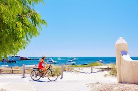 Stay Rottnest