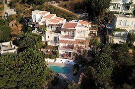 Kea Village Suites & Villas