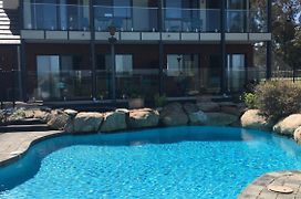 The View On Grossmans