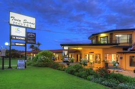 Twin Swans Motel