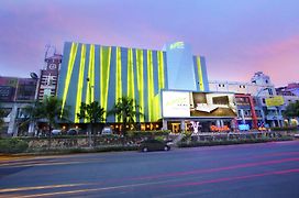 Whiz Prime Hotel Kelapa Gading