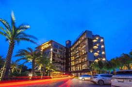 Loft Mania Boutique Hotel