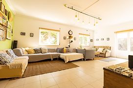 Pineapple Surf House