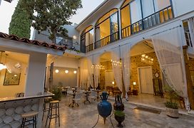 Delight Deluxe Aparts