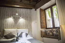 Do-Do Navona Suites