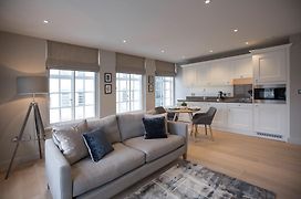 No.8 Waterloo Street