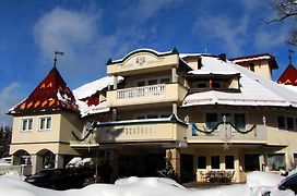 Wellnesshotel Schoenruh - Adults Only