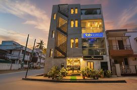 Fabhotel Corporate Crown - Nr Jyoti Nivas University