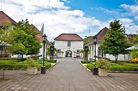 Lafayette Boutique Hotel