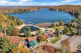 The Lodge Luxury Resort At Lake Harmony