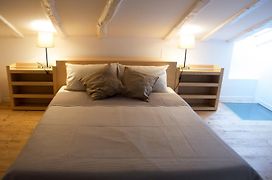 Via de' Falegnami 6 Apartment by Wonderful Italy