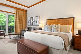 1117 Lodge At Spruce Peak Ski In Ski In Ski Out King Studio By Stowe Mountain Rentals